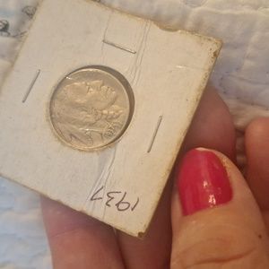 VINTAGE BUFFALO NICKEL 1937 .